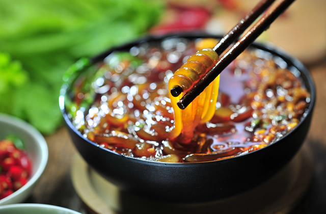 十大最赚钱小吃生意 街边小吃什么最赚钱 路边小吃摊卖什么最好(图7) 学什么小吃好卖_高利润小吃摊推荐_十大赚钱街边小吃