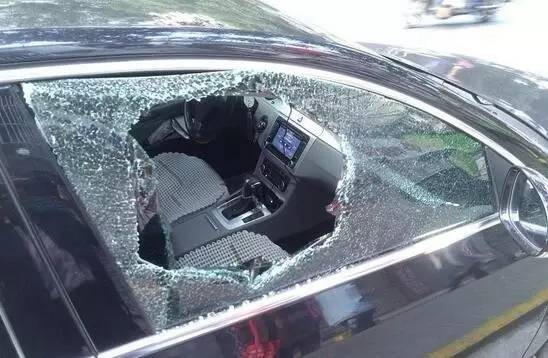 汽车划痕险和玻璃险,到底买还是不买?(图3) 新车续保划痕险玻璃险有必要吗_车身划痕险图片_车险划痕险玻璃险上不上