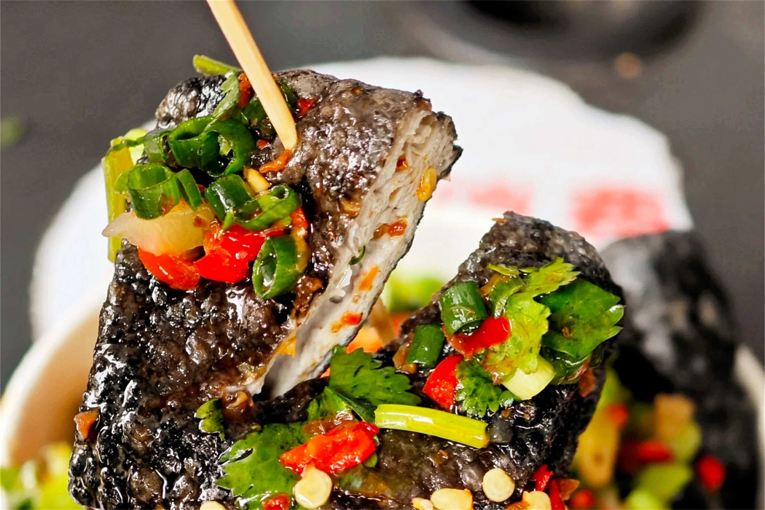 没创意却挺赚钱的8种小吃,从南到北都是“熟面孔”,摆摊不愁卖(图4) 摆摊小吃推荐_臭豆腐烤冷面肉夹馍做法_学什么小吃好卖