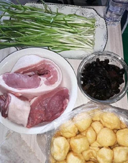 猪肉营养翻倍,孩子不生病,豆腐酿做法惊艳全家(图1) 猪肉营养食谱_豆腐酿做法_名菜家做猪肉