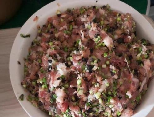 猪肉营养翻倍,孩子不生病,豆腐酿做法惊艳全家(图3) 豆腐酿做法_名菜家做猪肉_猪肉营养食谱