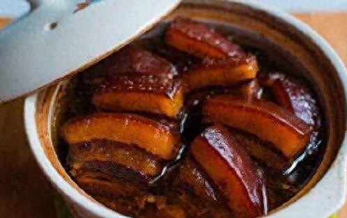 猪肉炖不烂愁坏人?五种香料一加,连老人小孩都抢着吃(图1) 草蔻山楂草果木香栀子搭配_炖猪肉香料配方_名菜家做猪肉