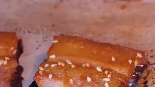 一块五花肉,简单烤出外焦里嫩,家人抢着吃(图2) 名菜家做猪肉_香烤五花肉做法_腌五花肉技巧
