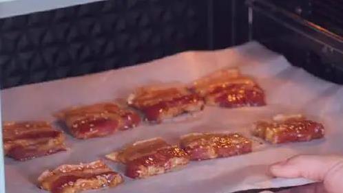 一块五花肉,简单烤出外焦里嫩,家人抢着吃(图6) 香烤五花肉做法_腌五花肉技巧_名菜家做猪肉