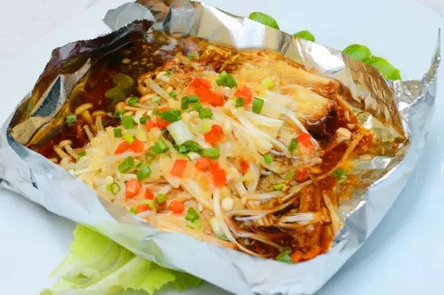 烧烤圈:锡纸烧烤味道鲜美、营养丰富~~锡纸烧烤知识大全及配方!!(图4) 锡纸烧烤做法_锡纸烧烤秘制配方_烧烤铝箔纸加调味料