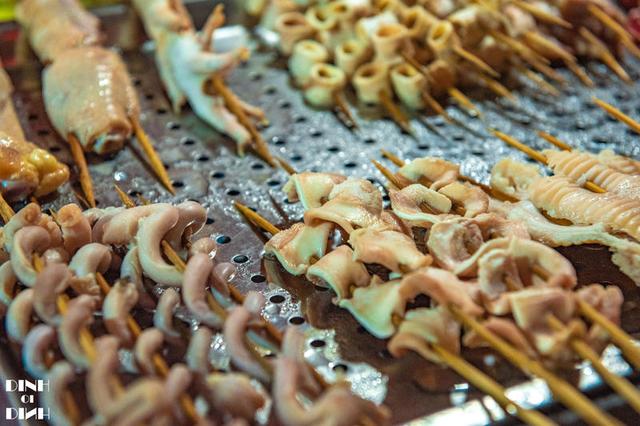 中越边境的美食街 不出国门就能尝到越南风味美食(图20) 广西卫视吃货日记 凭祥烤猪在哪_凭祥美食街 夜市 中越美食