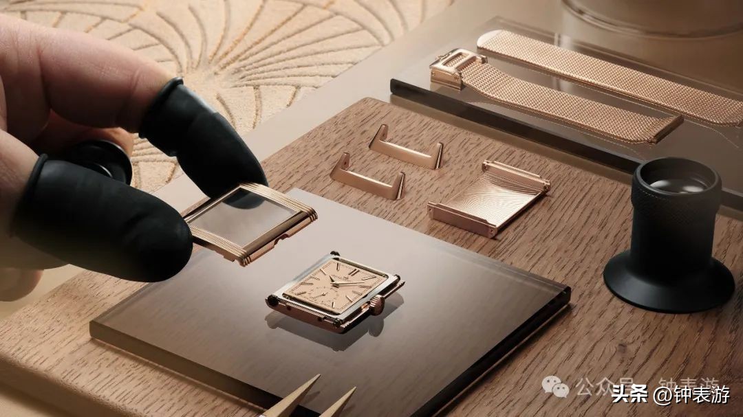 积家Reverso年,翻转再翻转,太好看了!(图32) 积家世界时间价格_积家Reverso翻转系列腕表_积家Reverso Tribute Monoface Small Seconds腕表