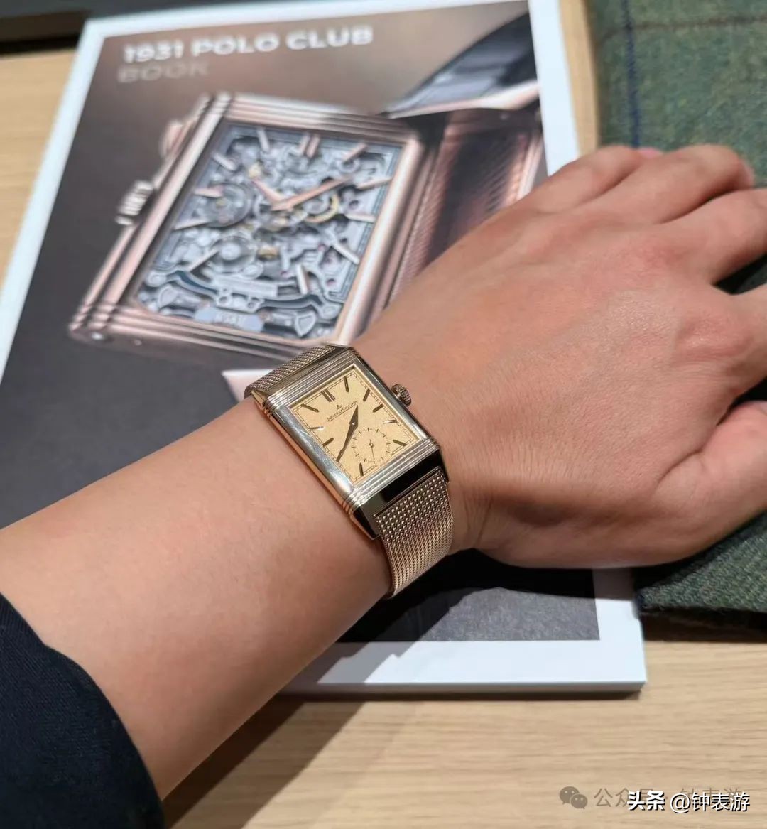 积家Reverso年,翻转再翻转,太好看了!(图10) 积家世界时间价格_积家Reverso翻转系列腕表_积家Reverso Tribute Monoface Small Seconds腕表