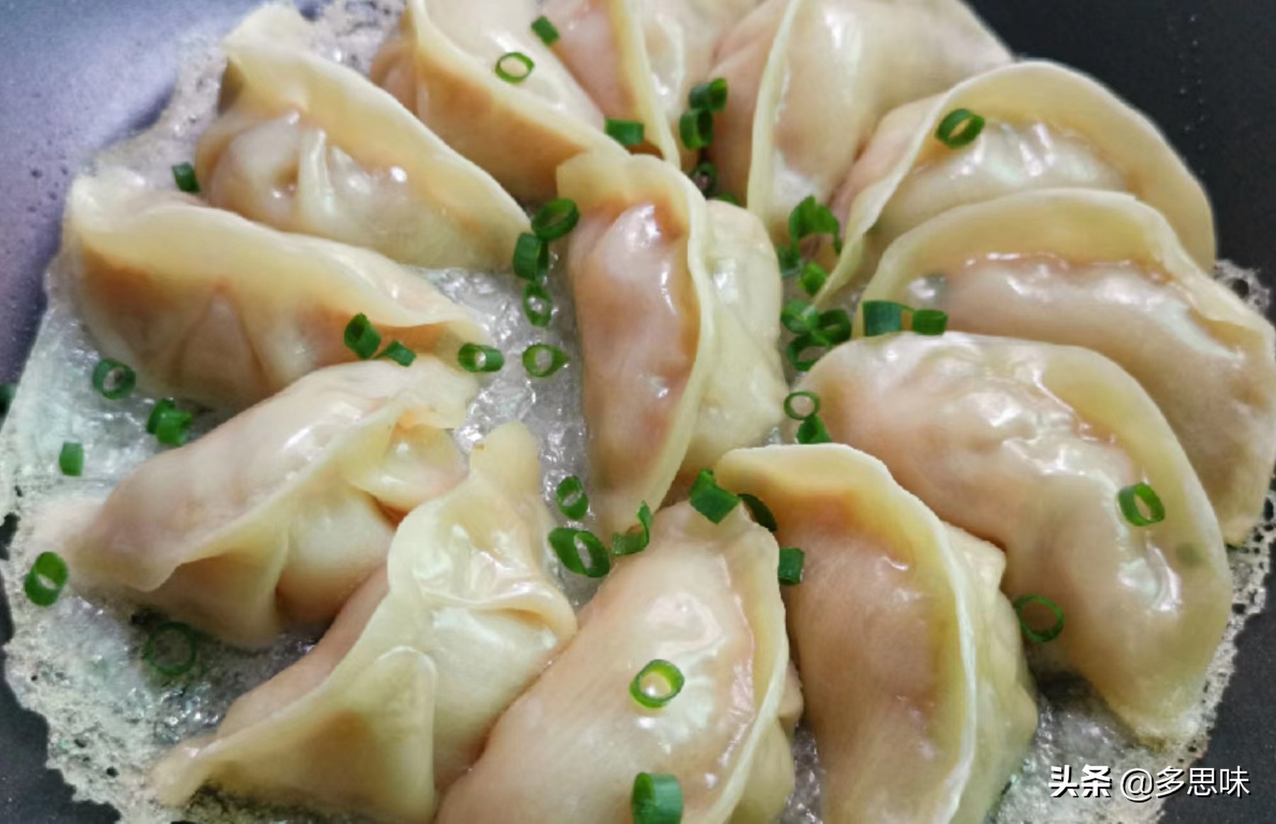 水饺吃腻了,不妨做点煎饺,推荐6种家常做法,肉香皮酥超美味(图1) 脆皮煎饺制作教程_玫瑰花蒸饺怎么做_家常煎饺做法