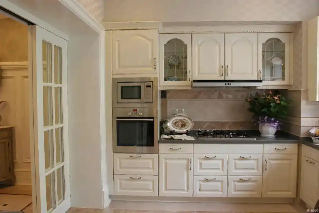 小厨房橱柜颜色选择_白色橱柜优缺点_橱柜巧克力板颜色大全