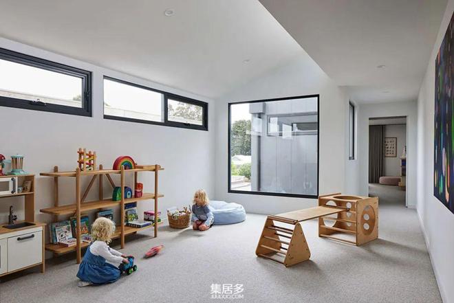 澳大利亚装修风格_澳大利亚现代化小屋设计_高天花板明亮住宅风格