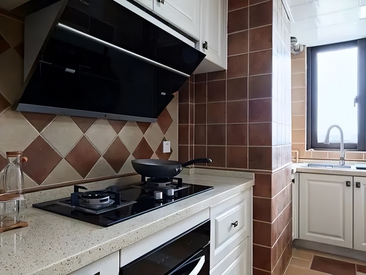 客厅电视背景墙设计_美式家具 小户型_美式风格装修案例