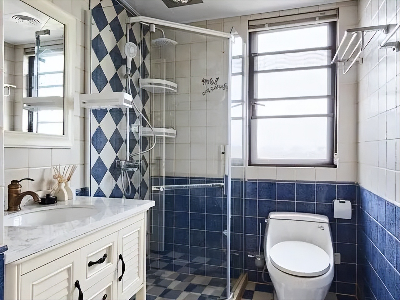 美式风格装修案例_美式家具 小户型_客厅电视背景墙设计