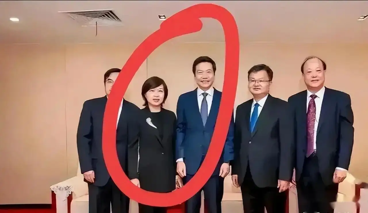 原来她就是雷军的妻子,怪不得做什么都能来财,娶一个贤妻旺三代(图18) 雷军与张彤的爱情故事_雷军与张彤的创业历程_张彤是怎么认识雷军的