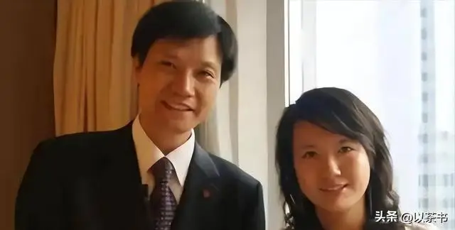 原来她就是雷军的妻子,怪不得做什么都能来财,娶一个贤妻旺三代(图20) 张彤是怎么认识雷军的_小米汽车雷军退车风波_雷军张彤商业智慧