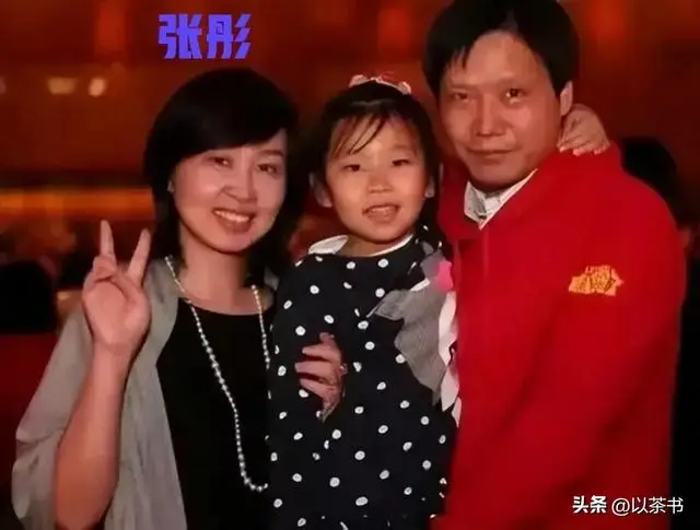 原来她就是雷军的妻子,怪不得做什么都能来财,娶一个贤妻旺三代(图10) 张彤是怎么认识雷军的_小米汽车雷军退车风波_雷军张彤商业智慧