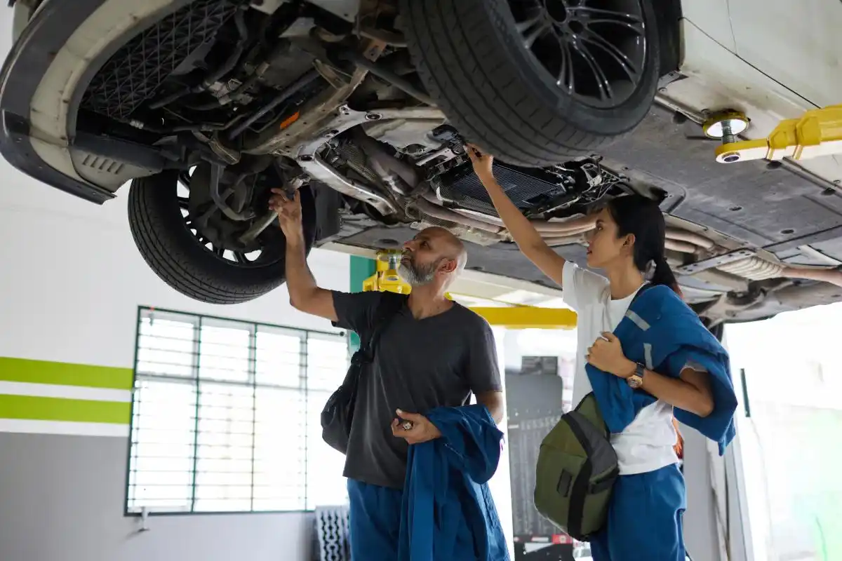 车辆遭遇泡水后,如何进行专业维修?(图5) 水淹车怎么修理_汽车水淹后处理步骤_车辆泡水维修