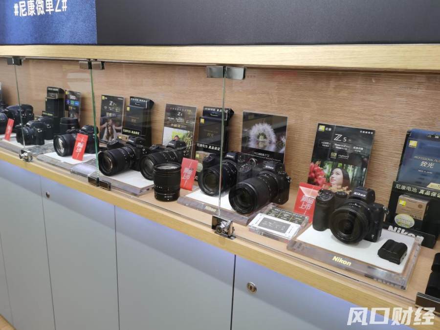风口观察 | 尼康不再Made in Japan!智能手机时代,你多久没用相机了?(图2) 数码相机和微单的区别_智能手机冲击数码相机市场_尼康停止日本数码单反生产