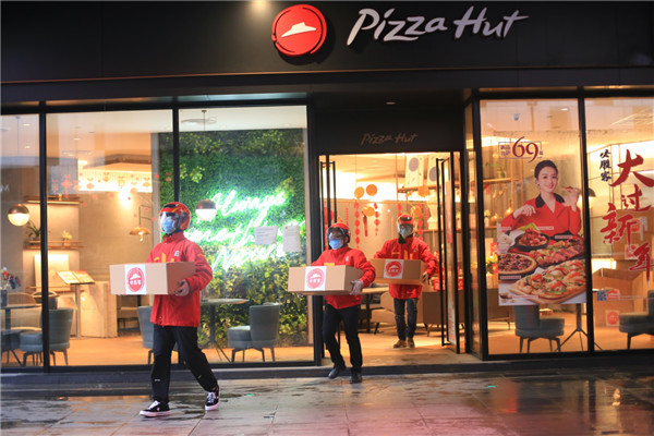 战“疫”必胜必胜客“无接触送餐” 为长沙提供暖心守护(图5) 必胜客疫情期间爱心送餐_湖南必胜客无接触送餐服务_长沙中南大学披萨