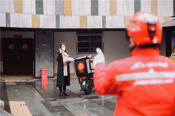 战“疫”必胜必胜客“无接触送餐” 为长沙提供暖心守护(图7) 6.jpg