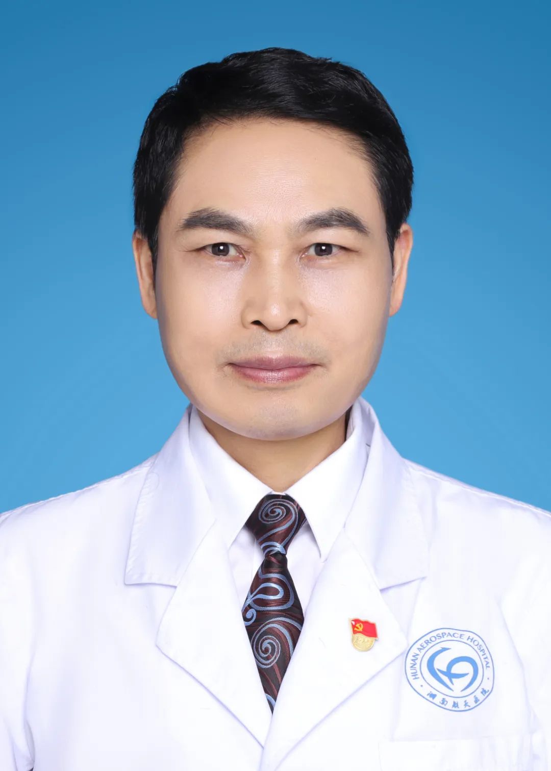 “医”问到底⑥ | 高铁上6龄童脚被烫伤,妈妈直接脱了袜子!发生烫伤怎么办?(图2) 儿童烧烫伤急救方法_夏季烫伤预防措施_脚烫伤后怎么处理