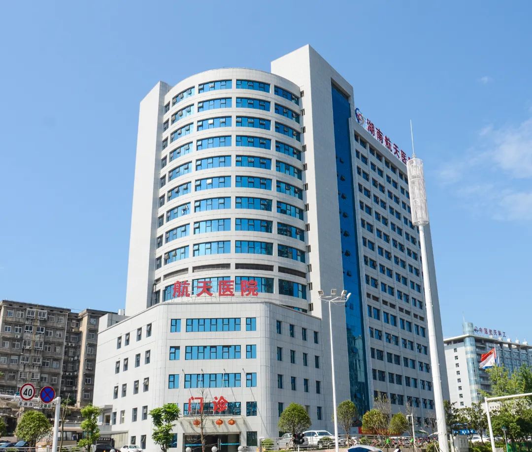 “医”问到底⑥ | 高铁上6龄童脚被烫伤,妈妈直接脱了袜子!发生烫伤怎么办?(图4) 儿童烧烫伤急救方法_脚烫伤后怎么处理_夏季烫伤预防措施