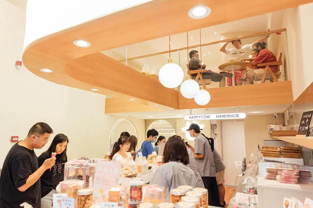 36氪独家|诞生于杭州的原创甜品烘焙连锁品牌「欢牛蛋糕屋」获近千万美元A轮融资,由顺为资本独家投资(图4) 欢牛蛋糕屋A轮融资_甜品烘焙连锁品牌_甜点蛋糕屋