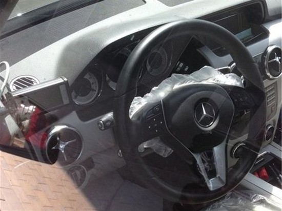 2.0T动力/或售38万 国产奔驰GLK260曝光(图5) 国产奔驰GLK260 2.0T谍照_奔驰GLK260价格预测_奔驰glk300发动机价格