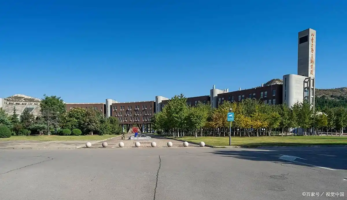 四川传媒学院各专业录取分数线是多少(图1) 四川文化传媒职业学院_四川传媒学院2024年专业分数线_四川传媒学院2025年专业分数线