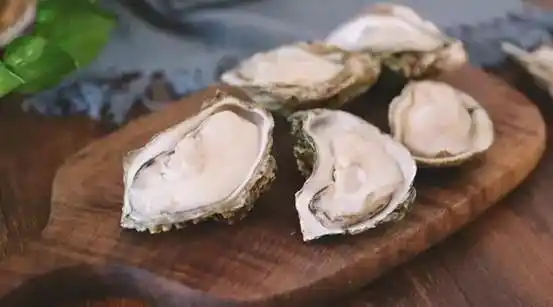 小丫厨房:没有锅也能做出美味烤鱼?教你用纸做佳肴(图12) 蚝油纸包鸡菜谱_油纸酸菜烤鱼做法_纸上烤鱼做法