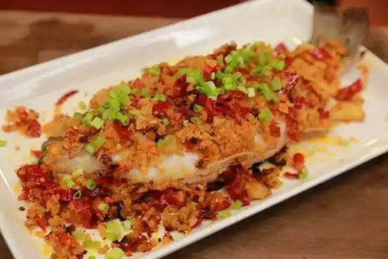 小丫厨房:没有锅也能做出美味烤鱼?教你用纸做佳肴(图10) 纸上烤鱼做法_蚝油纸包鸡菜谱_油纸酸菜烤鱼做法