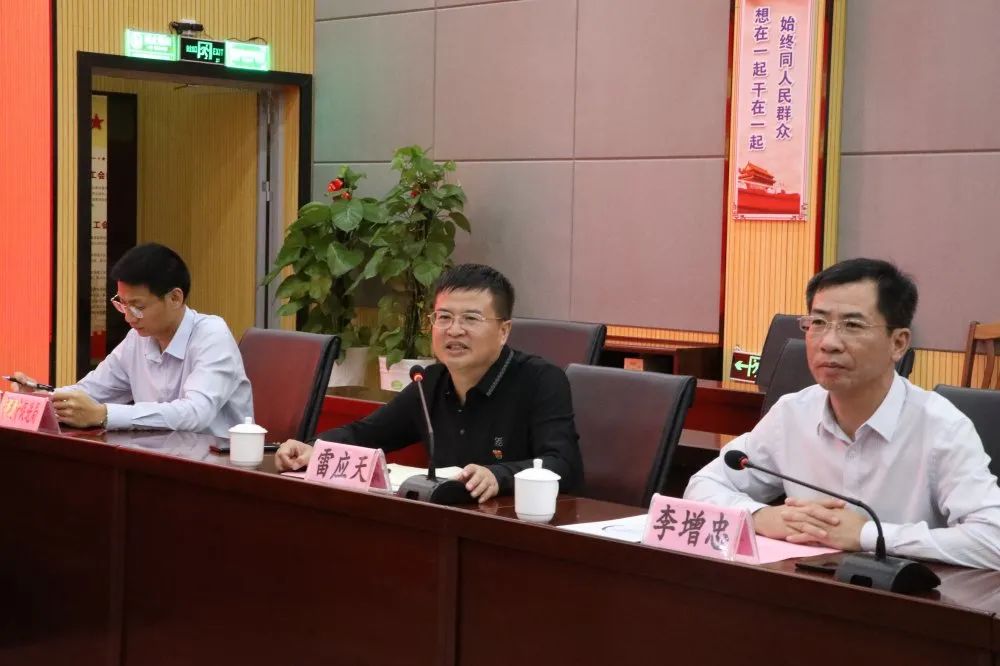 桂林电子科技大学校友会企业家代表到市工业园区考察(图9) 广西来宾市工业园区招商引资政策_桂林电子科技大学大学生创业_桂林电子科技大学校友会企业家代表来宾市工业园区考察