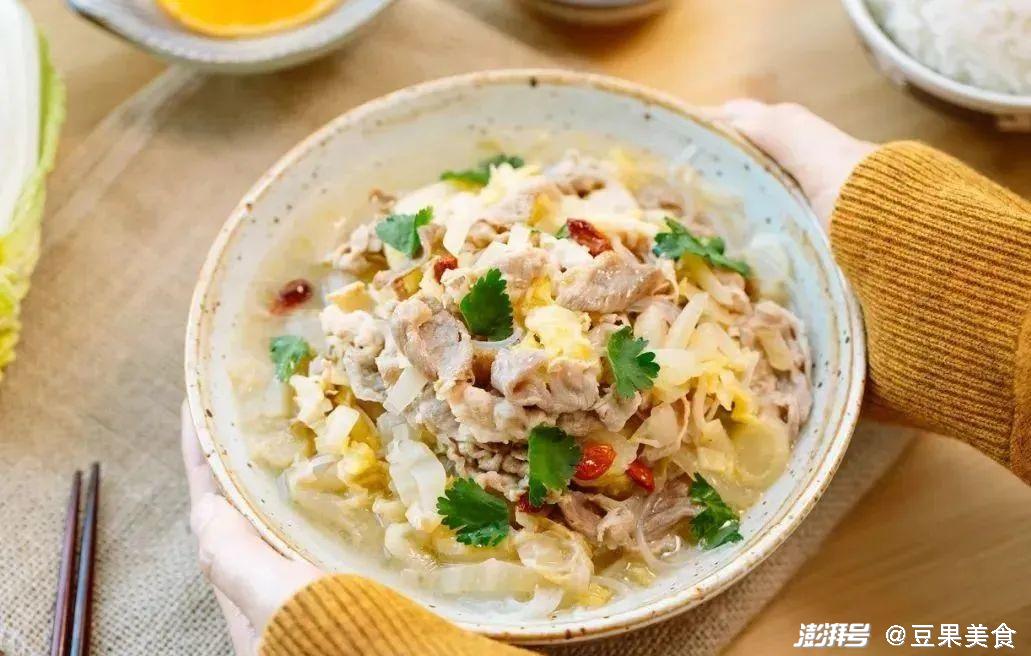 它俩炒一炒,香到邻居找,家里做了这道菜,一盆米饭都嫌少(图2) 酸菜炒粉条食谱_渍菜粉做法_菜菜的美食日记