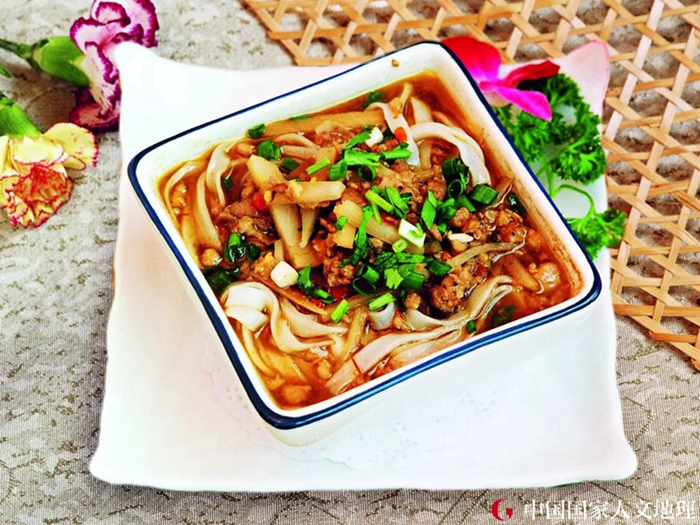 没吃过这些,怎敢说来过南宁?(图1) 南宁老友粉_南宁小吃_南宁米粉种类