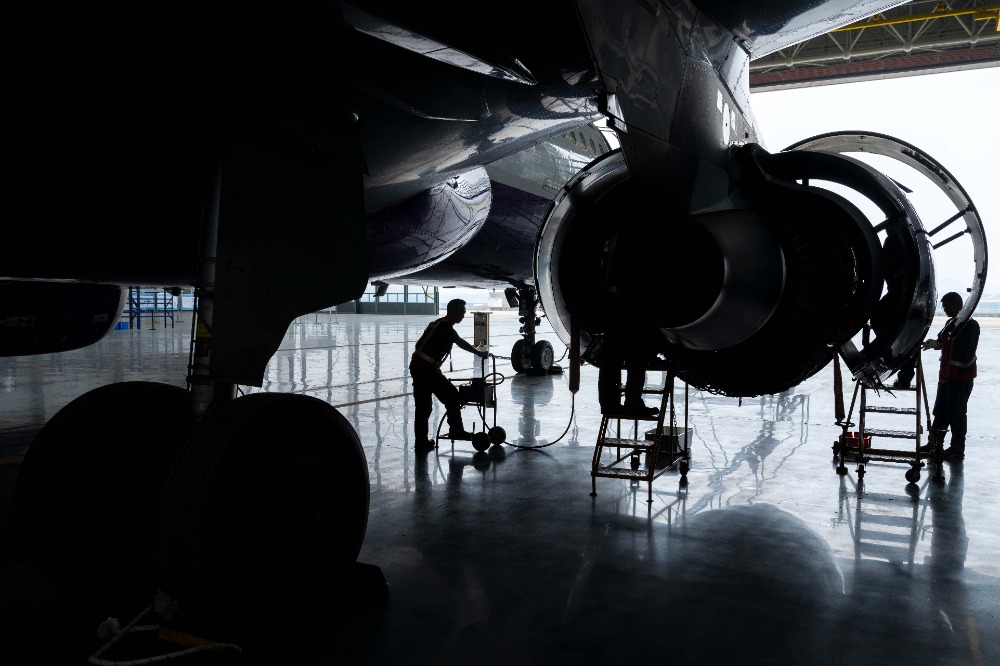 重庆航空发动机维修基地_飞机维修公司_方大重庆航空城飞机拆解基地