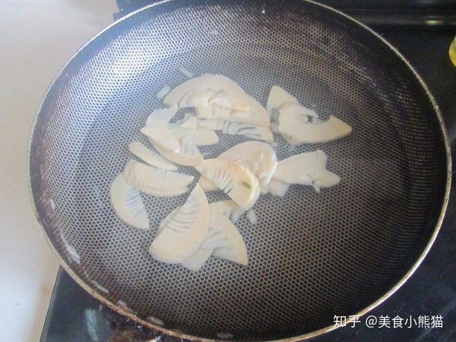 经典川菜锅巴肉片这样做,酥香中带着肉片滑嫩,好吃到没话说!(图3) 锅巴肉片做法_锅巴菜制作方法_脆香锅巴肉片食谱
