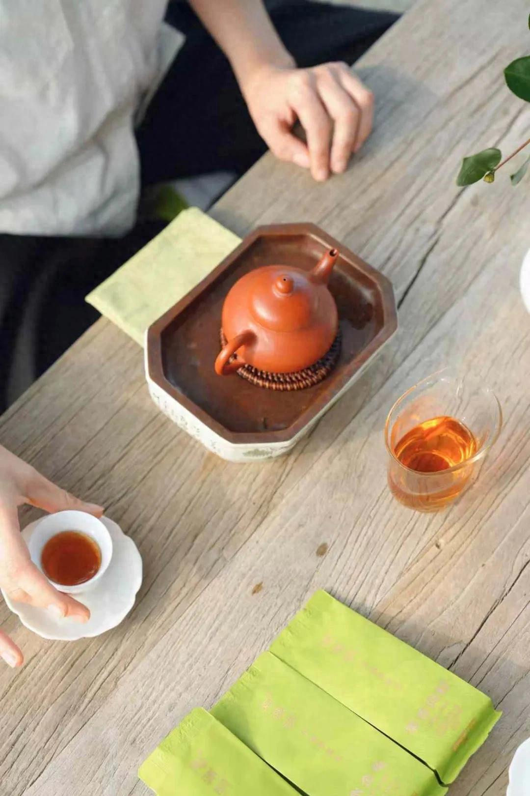 茶艺师打死不告诉你的27个茶叶冷知识!(图1) 普洱生茶放多久变熟茶_喝茶冷知识_有关茶叶知识