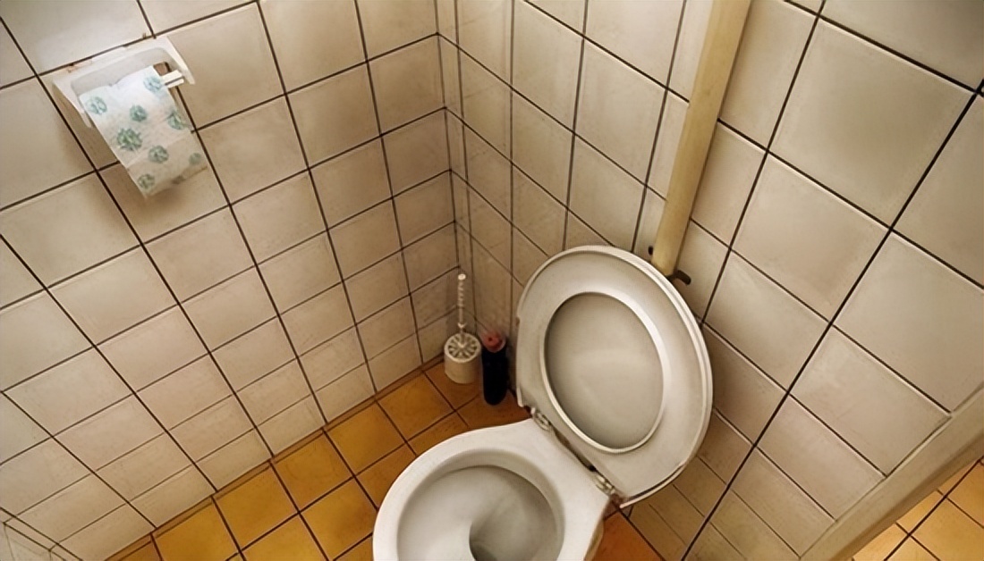 卫生间水箱漏水怎么维修?快来学习一波!(图2) 汽车水箱盖更换_卫生间水箱漏水原因及维修方法_卫生间水箱密封垫老化维修