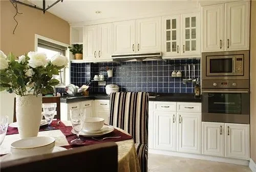 厨房在阳台的装修效果图_厨房阳台设计效果_小户型厨房阳台改造