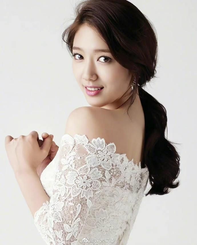 “韩流女神”朴信惠:曾是清纯女神的她,如今31岁未婚先孕(图2) 朴信惠男神收割机_朴信惠李敏镐李钟硕合作剧_朴信惠龙俊亨怎么认识