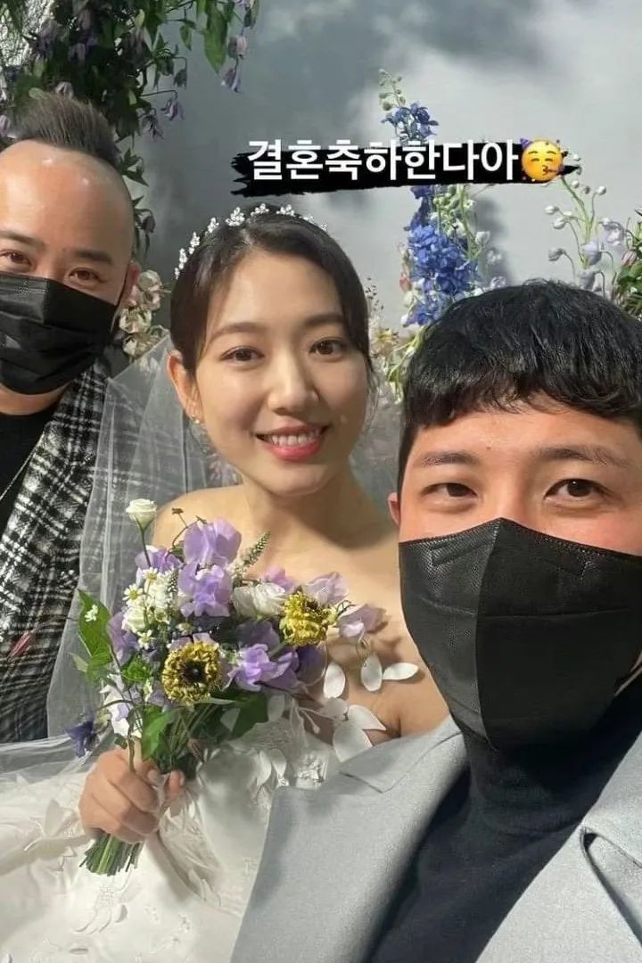 承包了韩剧女主角的“男神收割机”,朴信惠结婚了(图5) 朴信惠崔泰俊婚礼细节_韩剧女主角朴信惠婚礼现场布置_朴信惠龙俊亨怎么认识