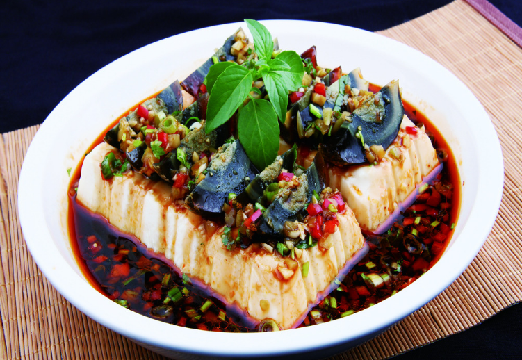 15道经典鲁菜的做法,这些学会了就不用去下馆子了(图16) 鲁菜菜名大全_九转大肠做法 鲁式经典狮子头制作步骤 上汤溜鱼片制作方法