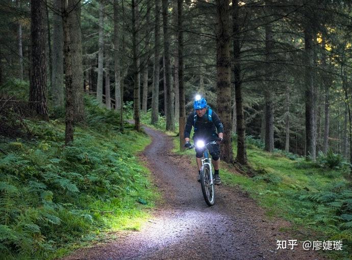 高性价比自行车灯品牌推荐_自行车灯选购要点_自行车补胎工具套装