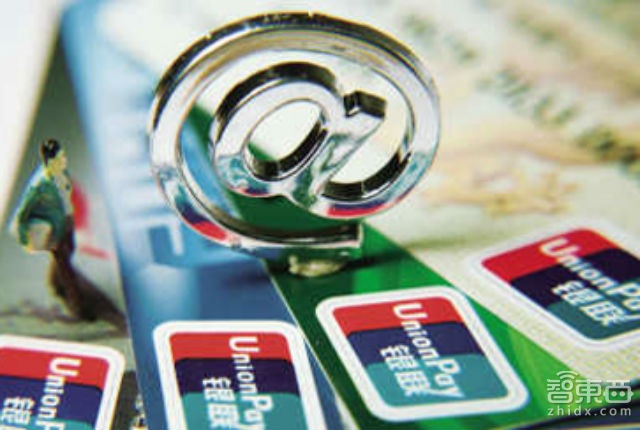 智东西晚报:MOTO360二代再曝 苹果为6Plus更换问题镜头(图4) 智东西晚报:MOTO360二代再曝 苹果为6Plus更换问题镜头