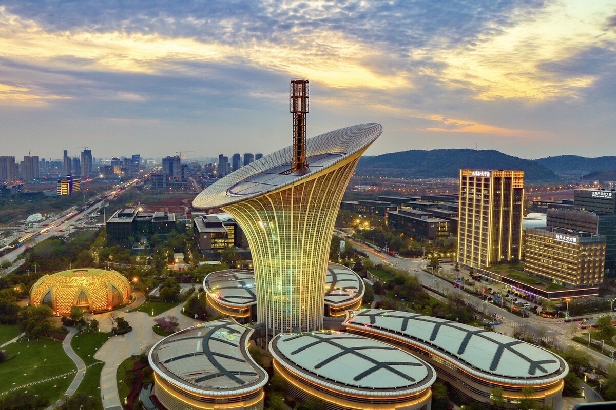 玻璃钢房子图片_中国千奇百怪建筑排名_最丑建筑盘点