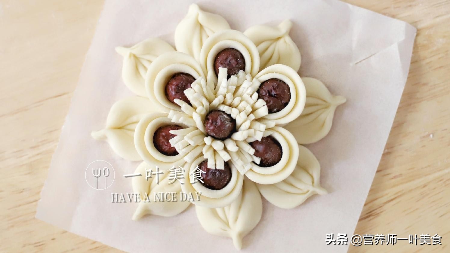 年夜饭花样面食,枣花馍寓意好,做法简单,松软光滑白净红枣馒头(图17) 枣花馍红枣馒头制作方法_枣山馍寓意象征_花样面食做法