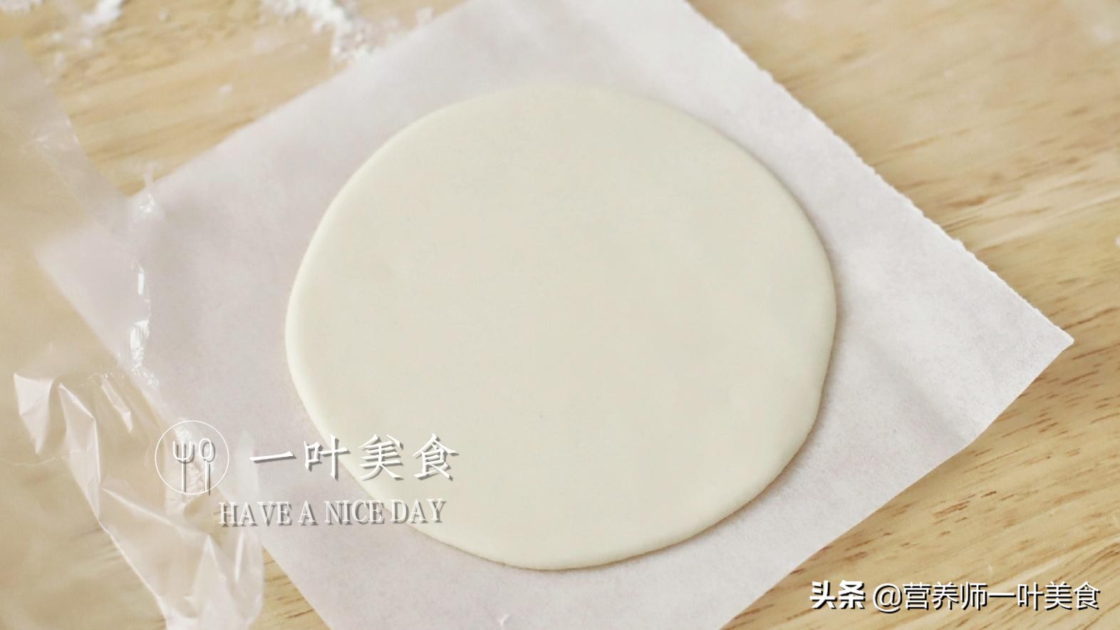 年夜饭花样面食,枣花馍寓意好,做法简单,松软光滑白净红枣馒头(图9) 枣山馍寓意象征_花样面食做法_枣花馍红枣馒头制作方法