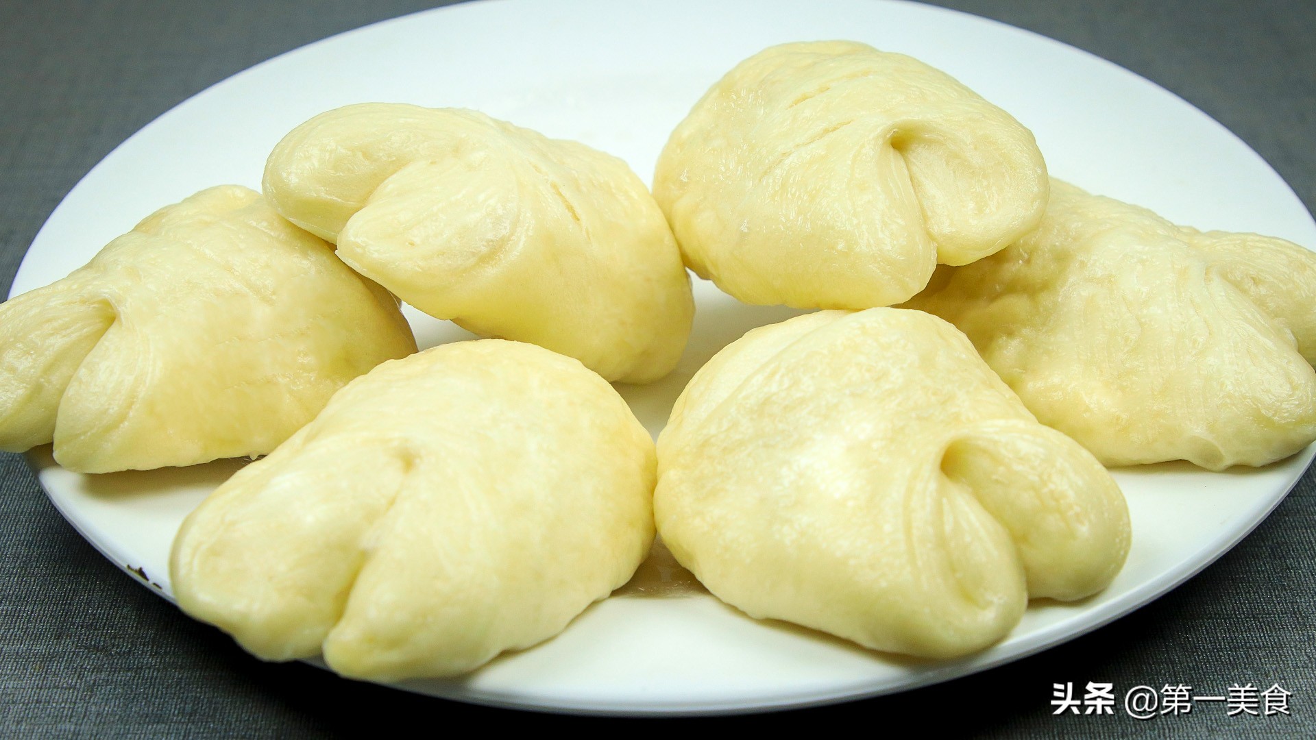 面点师教你做卡通形状包子,掌握这些技巧,花式包子随便在家做(图1) 儿童馒头创意形状_小猪蹄包做法_花样面食做法