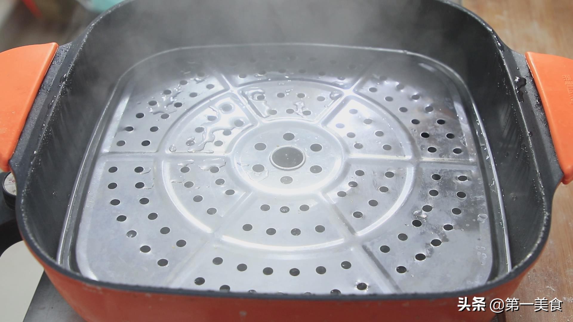 面点师教你做卡通形状包子,掌握这些技巧,花式包子随便在家做(图13) 儿童馒头创意形状_花样面食做法_小猪蹄包做法