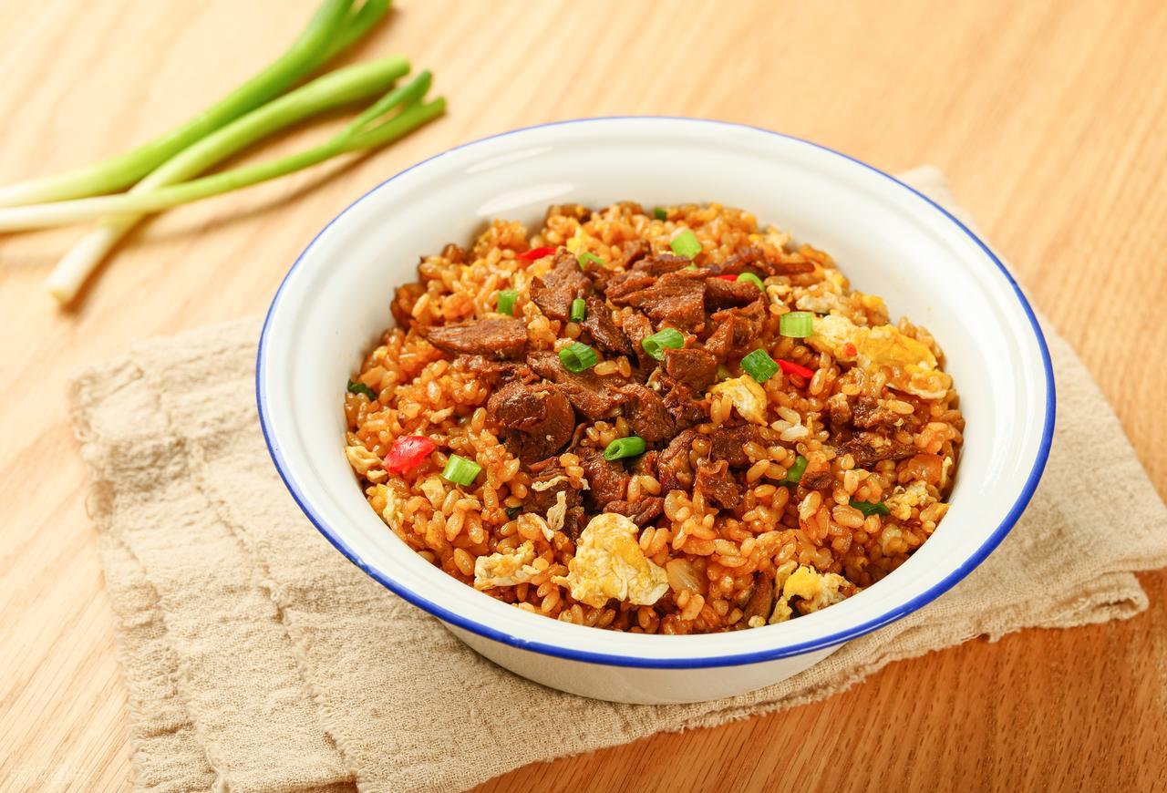 挑战!用 10 元钱做出一桌丰盛美食(图3) 吃货大食堂食材探索_10元10菜谱_10元挑战美食盛宴